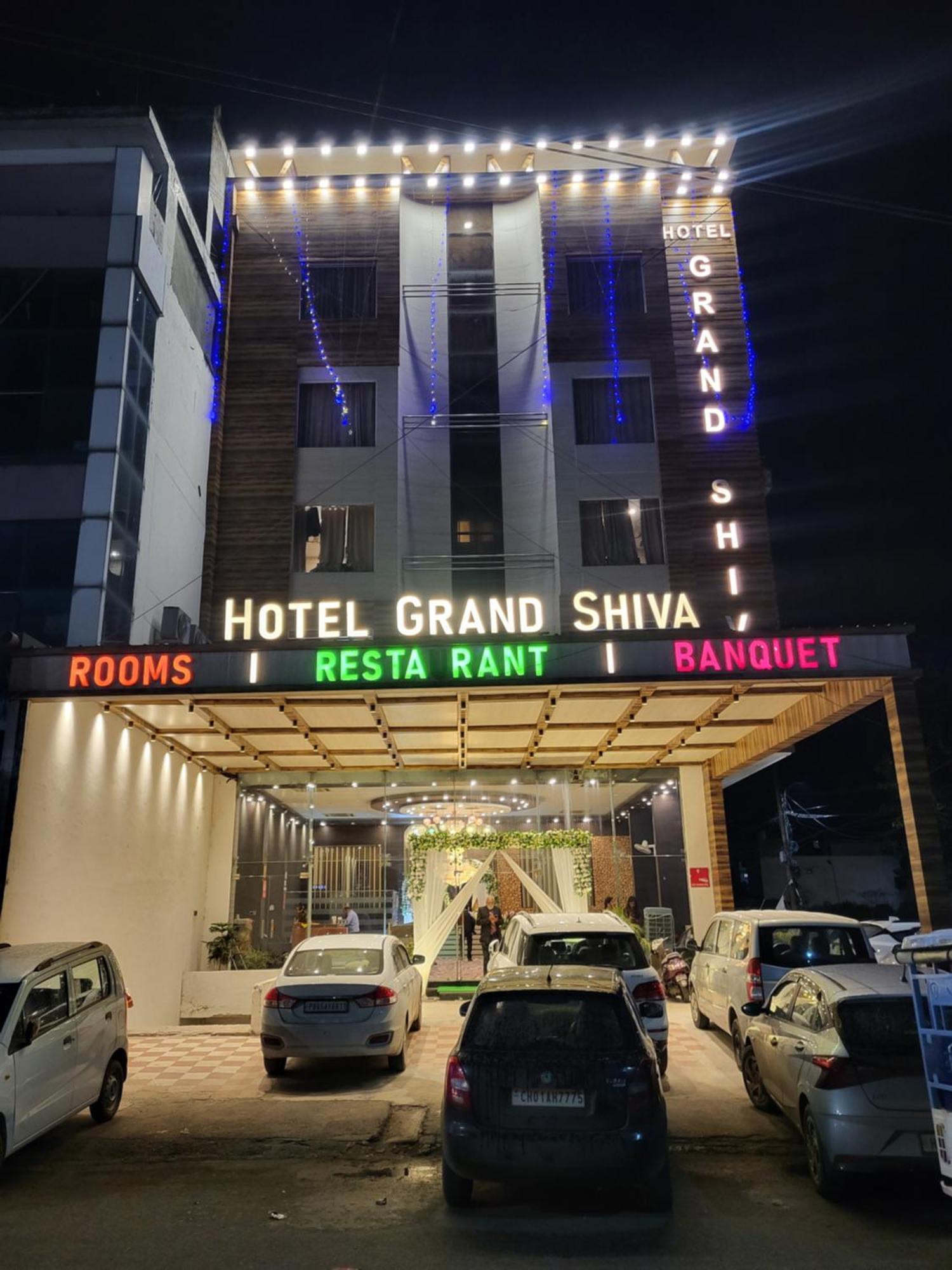 Oaktel Hotel Grand Shiva Near Ganga Ghat Haridwār Екстериор снимка