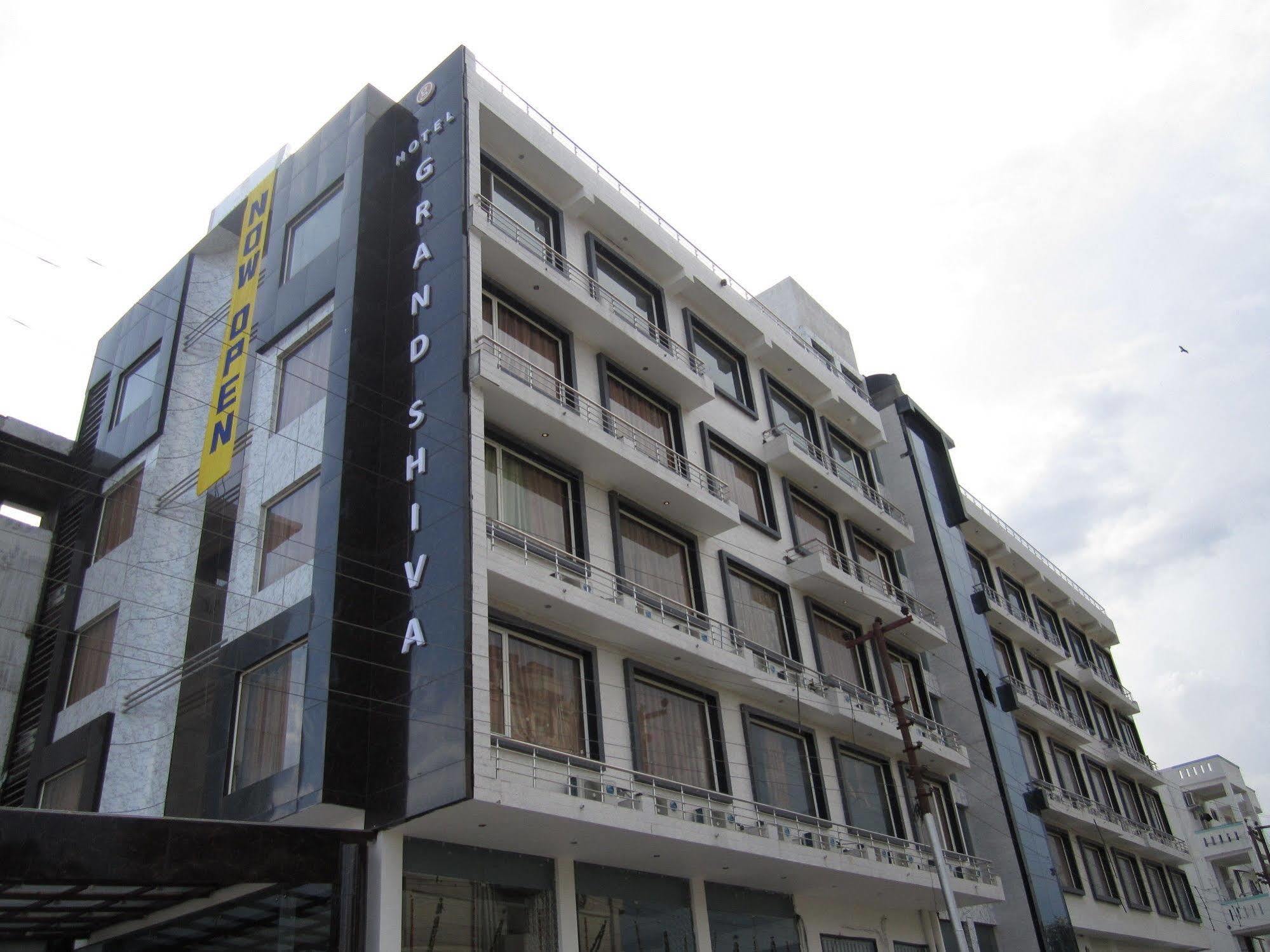 Oaktel Hotel Grand Shiva Near Ganga Ghat Haridwār Екстериор снимка