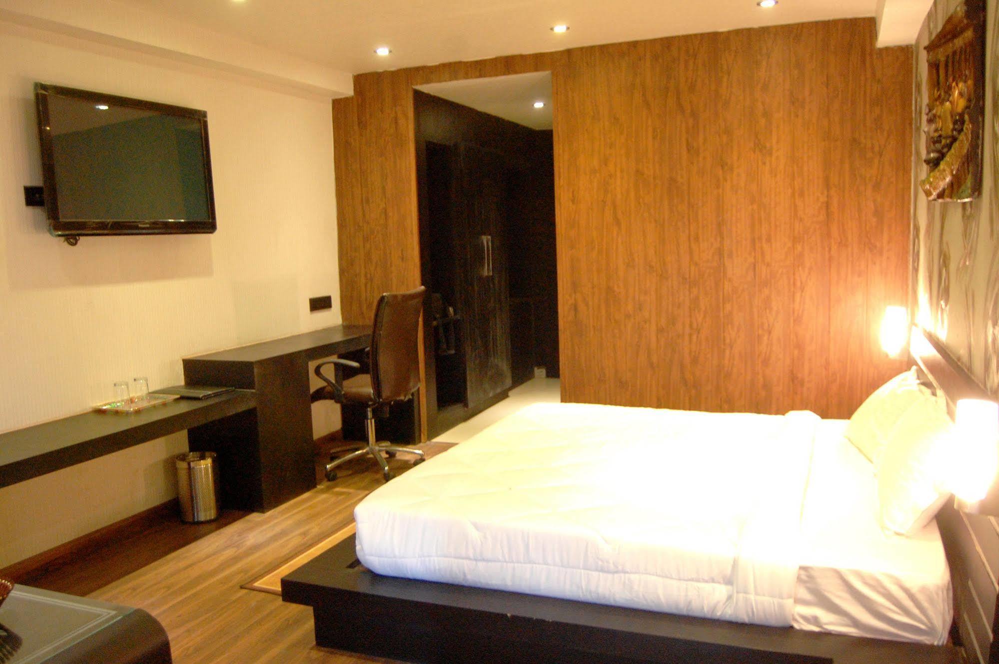 Oaktel Hotel Grand Shiva Near Ganga Ghat Haridwār Екстериор снимка