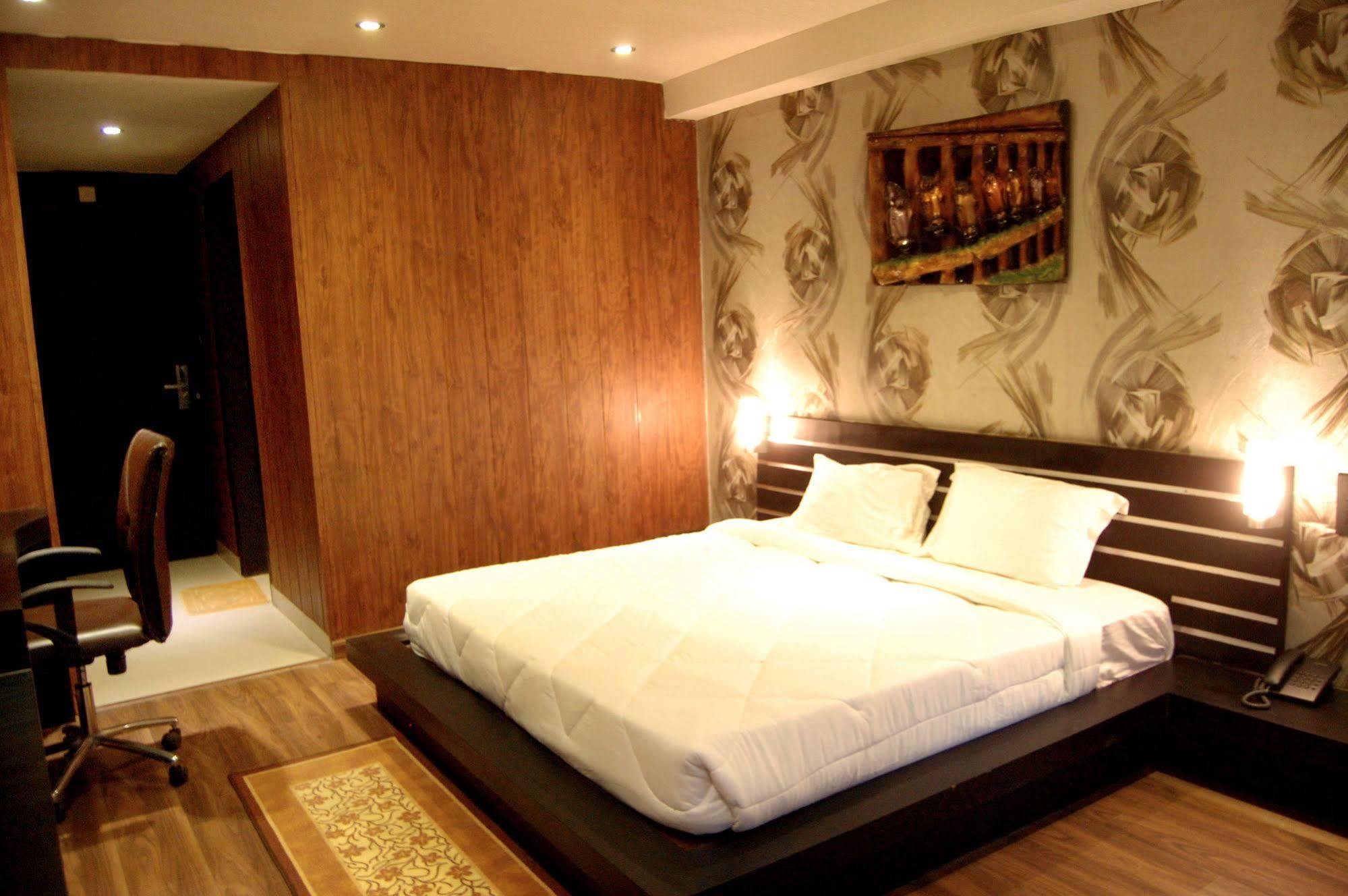 Oaktel Hotel Grand Shiva Near Ganga Ghat Haridwār Екстериор снимка